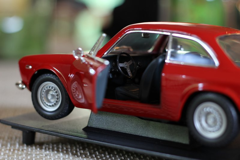 Illustration for article titled 1:18Â Alfa Romeo Sprint GTA Tuesday